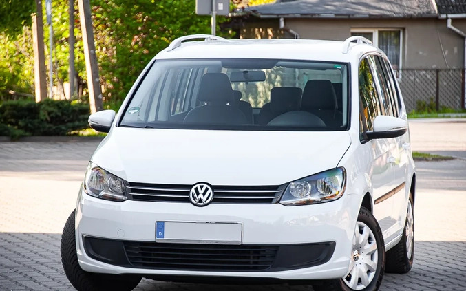 Volkswagen Touran cena 32900 przebieg: 204000, rok produkcji 2013 z Dobra małe 631